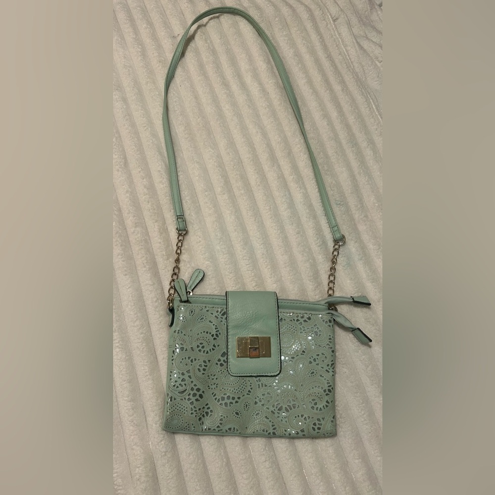 Apt.9 Mint Green Crossbody Bag// EXCELLENT CONDITION//NO FLAWS✨✨✨